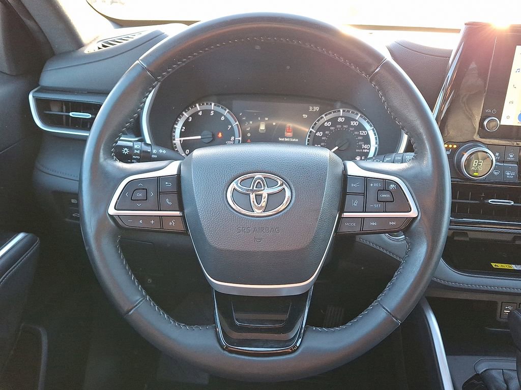 Used 2023 Toyota Highlander XSE image 8