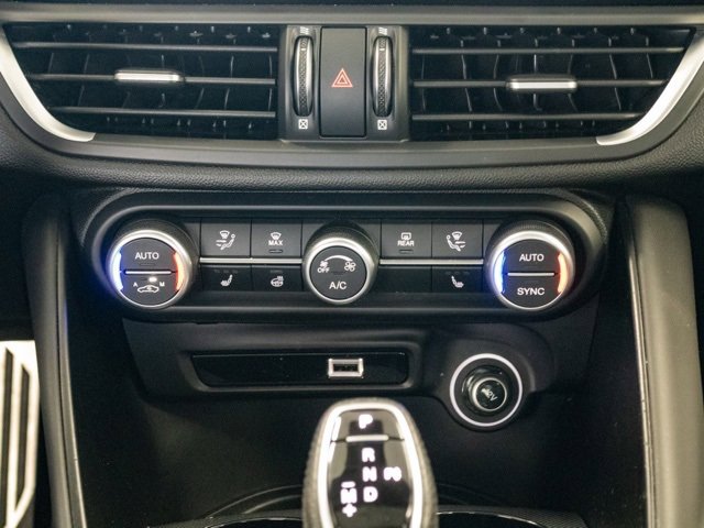 Used 2022 Alfa Romeo Giulia Veloce image 18