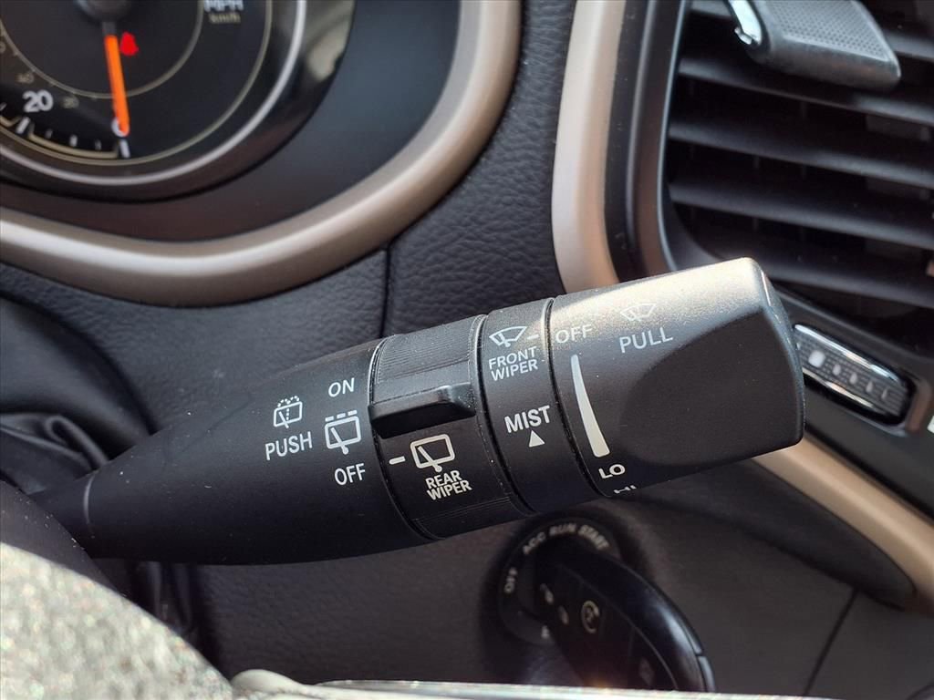 Used 2017 Jeep Cherokee Latitude w/ True North Edition image 21