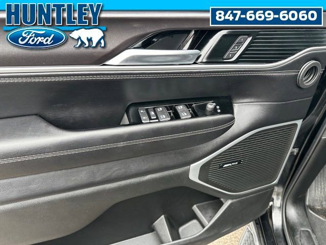 Used 2023 Jeep Wagoneer 4WD w/ Premium Group I image 24