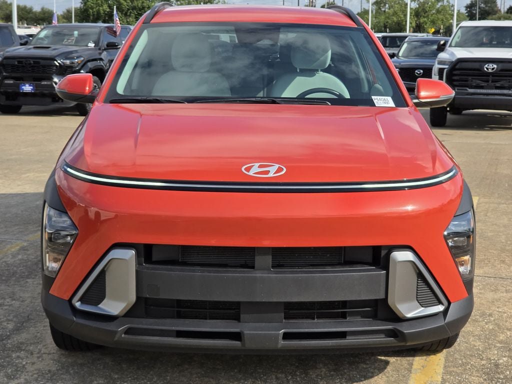 Used 2025 Hyundai Kona SEL FWD image 3