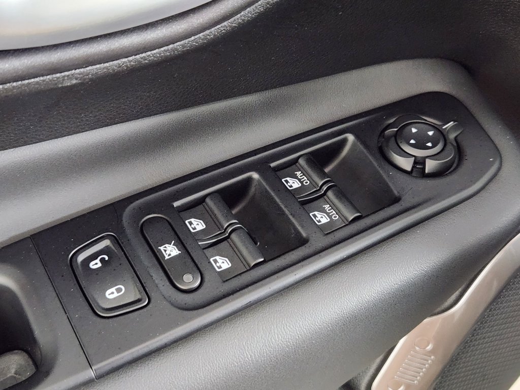 Used 2023 Jeep Renegade Limited AWD/4WD image 17
