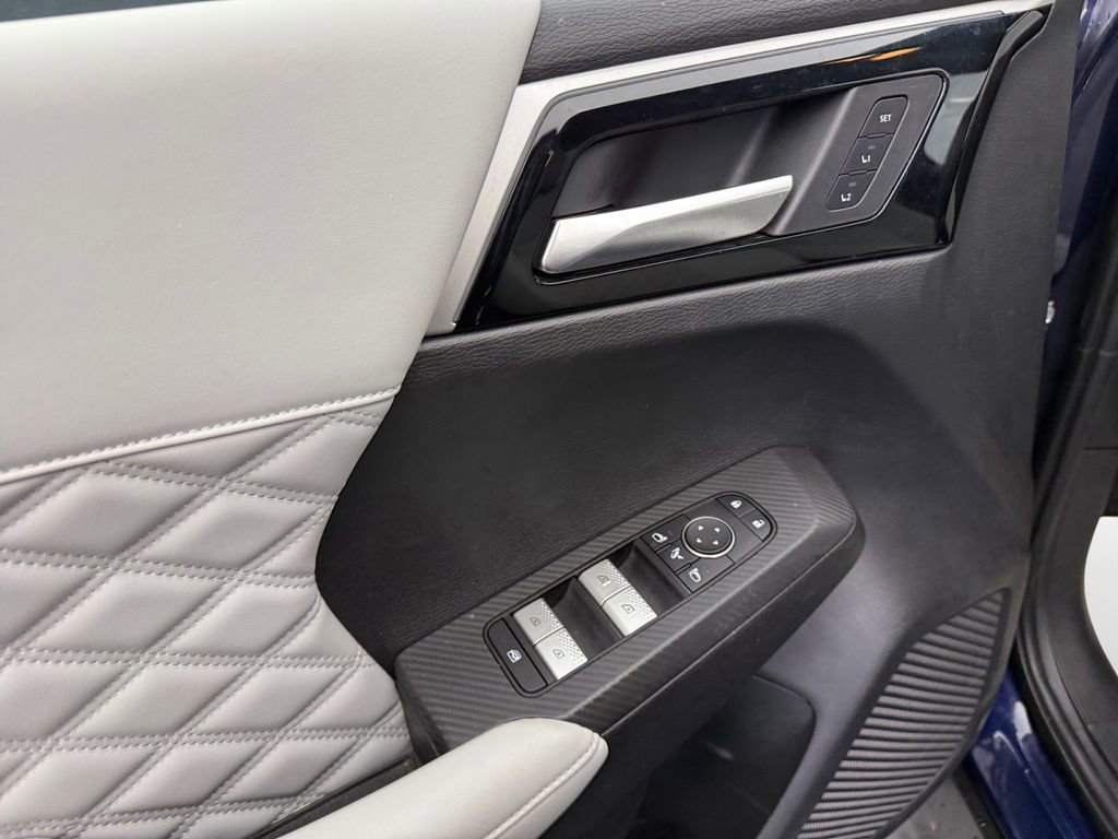 Used 2023 Mitsubishi Outlander SEL AWD/4WD image 14