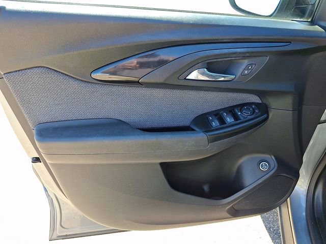 Used 2023 Chevrolet TrailBlazer LT w/ Sun and Liftgate Package AWD/4WD image 9