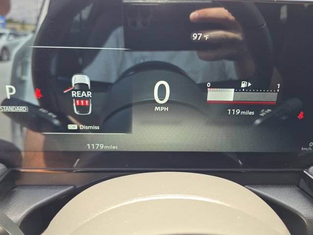 Used 2025 Nissan Kicks SR FWD image 27