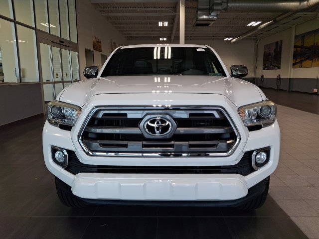 Used 2016 Toyota Tacoma Limited w/ Towing Package AWD/4WD image 2