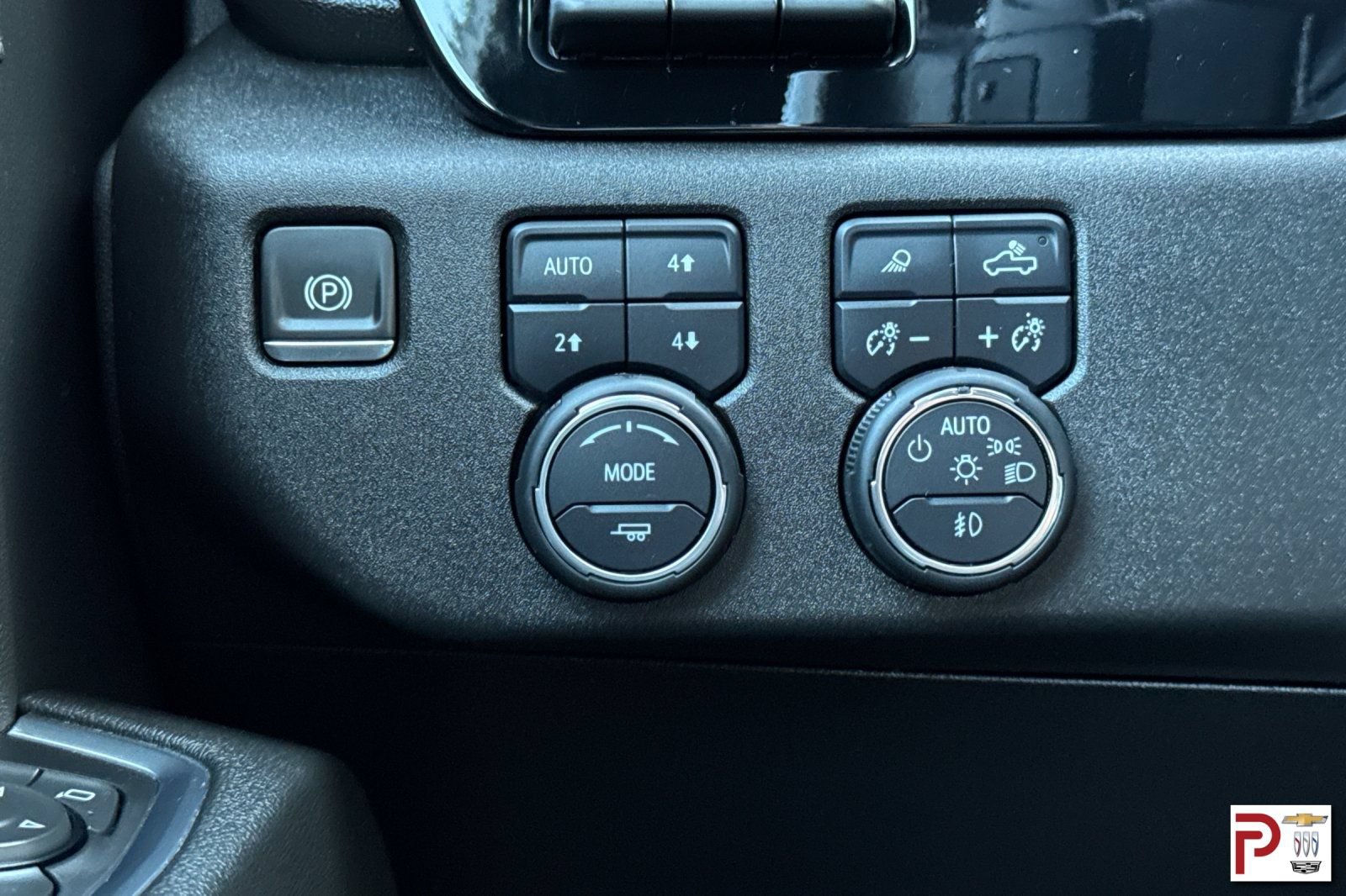 Certified 2024 Chevrolet Silverado 1500 High Country AWD/4WD image 31