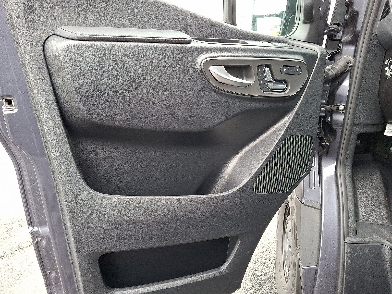 Used 2024 Mercedes-Benz Sprinter 144 Cargo image 18