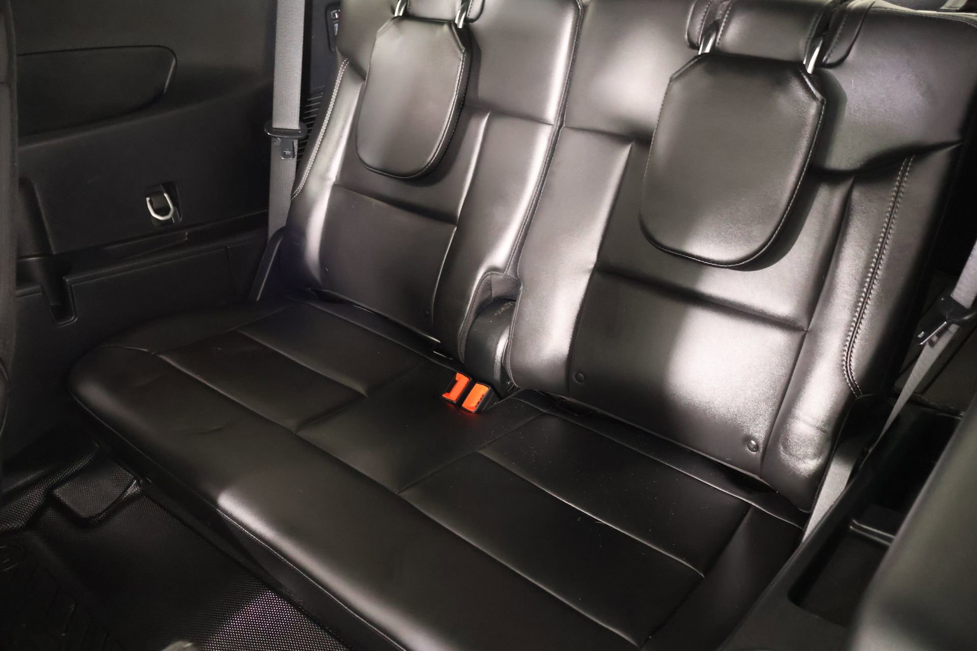 Used 2024 Ford Explorer XLT w/ Equipment Group 202A image 14