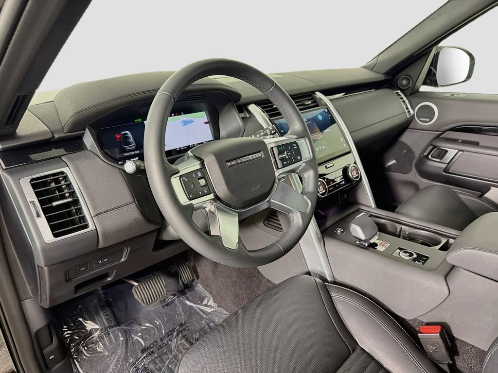 Certified 2025 Land Rover Discovery S AWD/4WD image 9