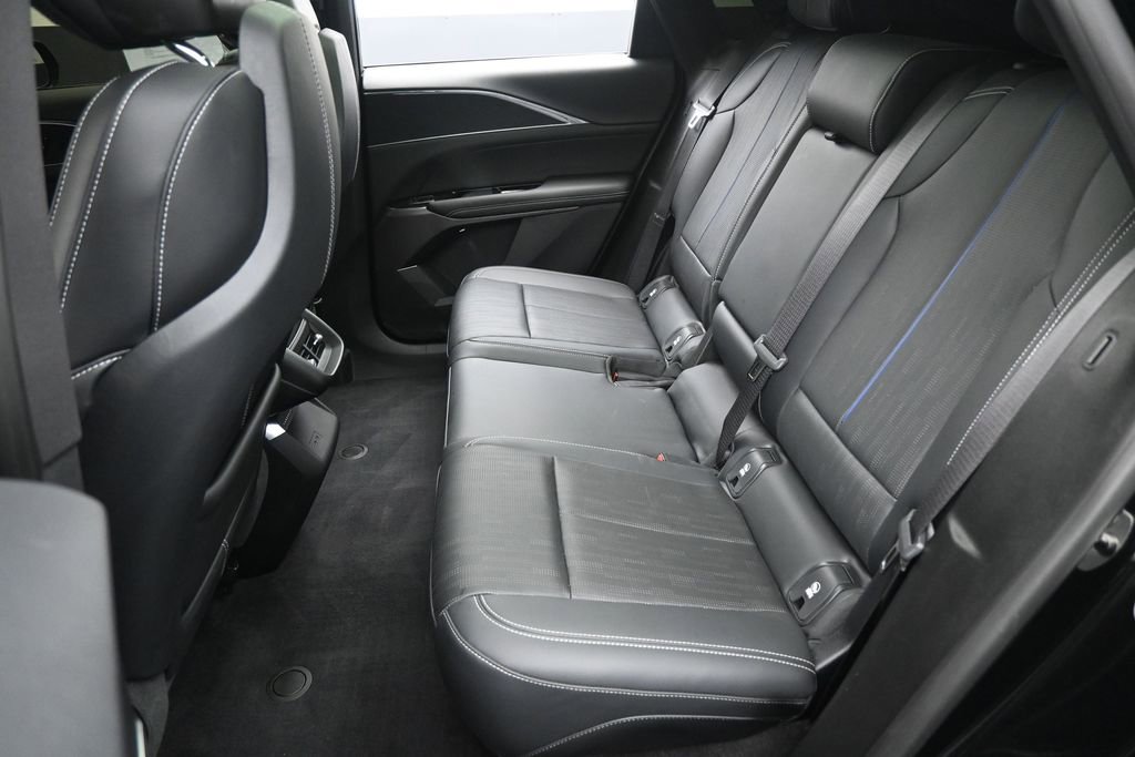 Used 2024 Cadillac Lyriq Sport RWD image 29