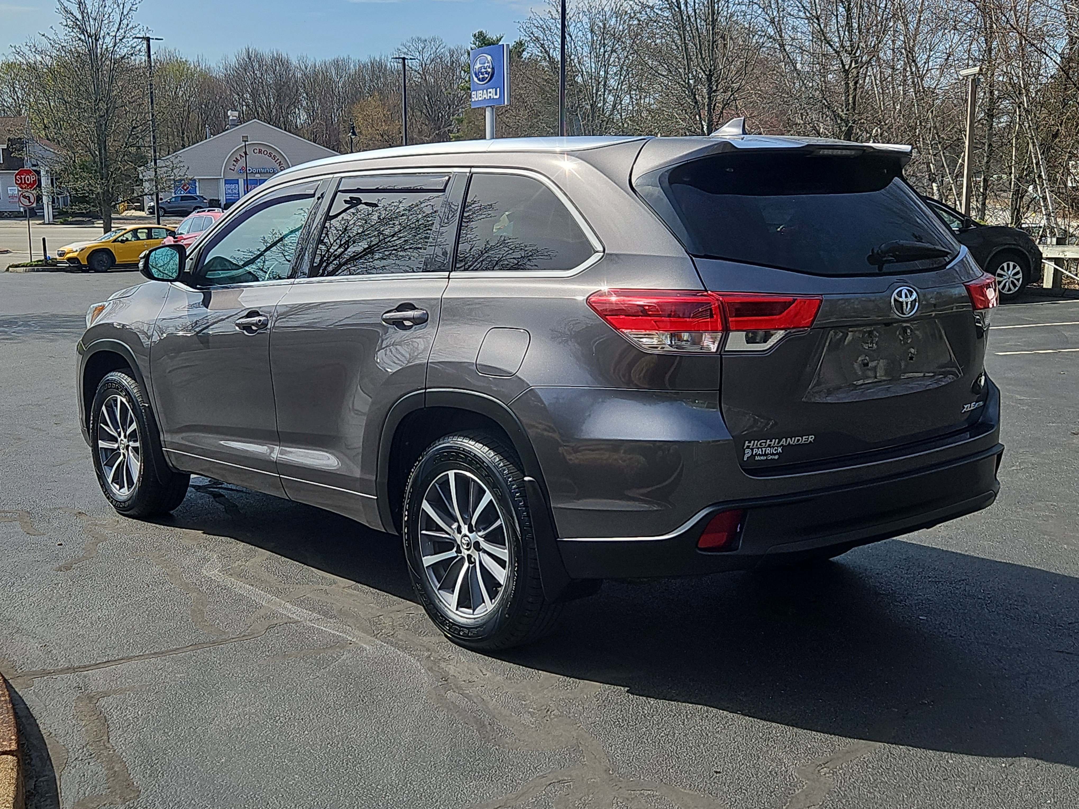 Used 2017 Toyota Highlander XLE w/ Carpet Mat Package image 23