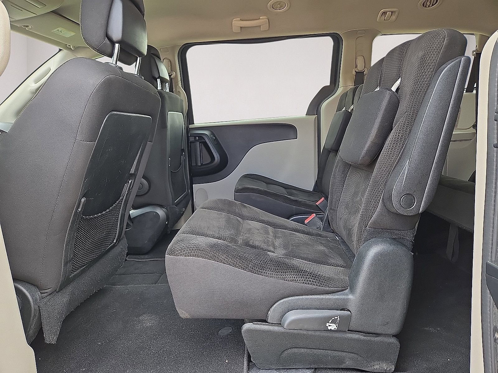 Used 2018 Dodge Grand Caravan SE w/ UConnect Hands-Free Group FWD image 11