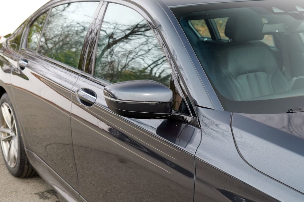 Used 2019 BMW 740i xDrive w/ Executive Package image 10