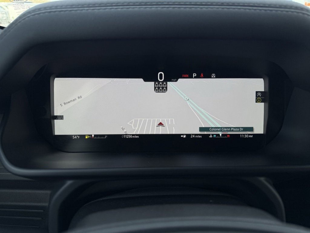 Used 2024 Land Rover Defender 130 X-Dynamic SE image 15