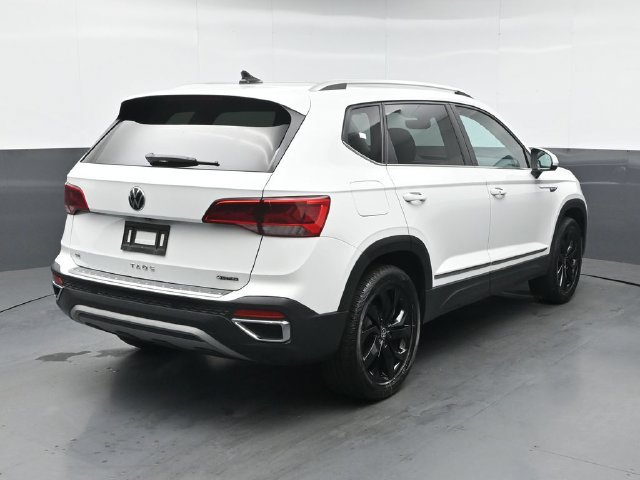 Used 2022 Volkswagen Taos SE w/ Panoramic Sunroof Package AWD/4WD image 5
