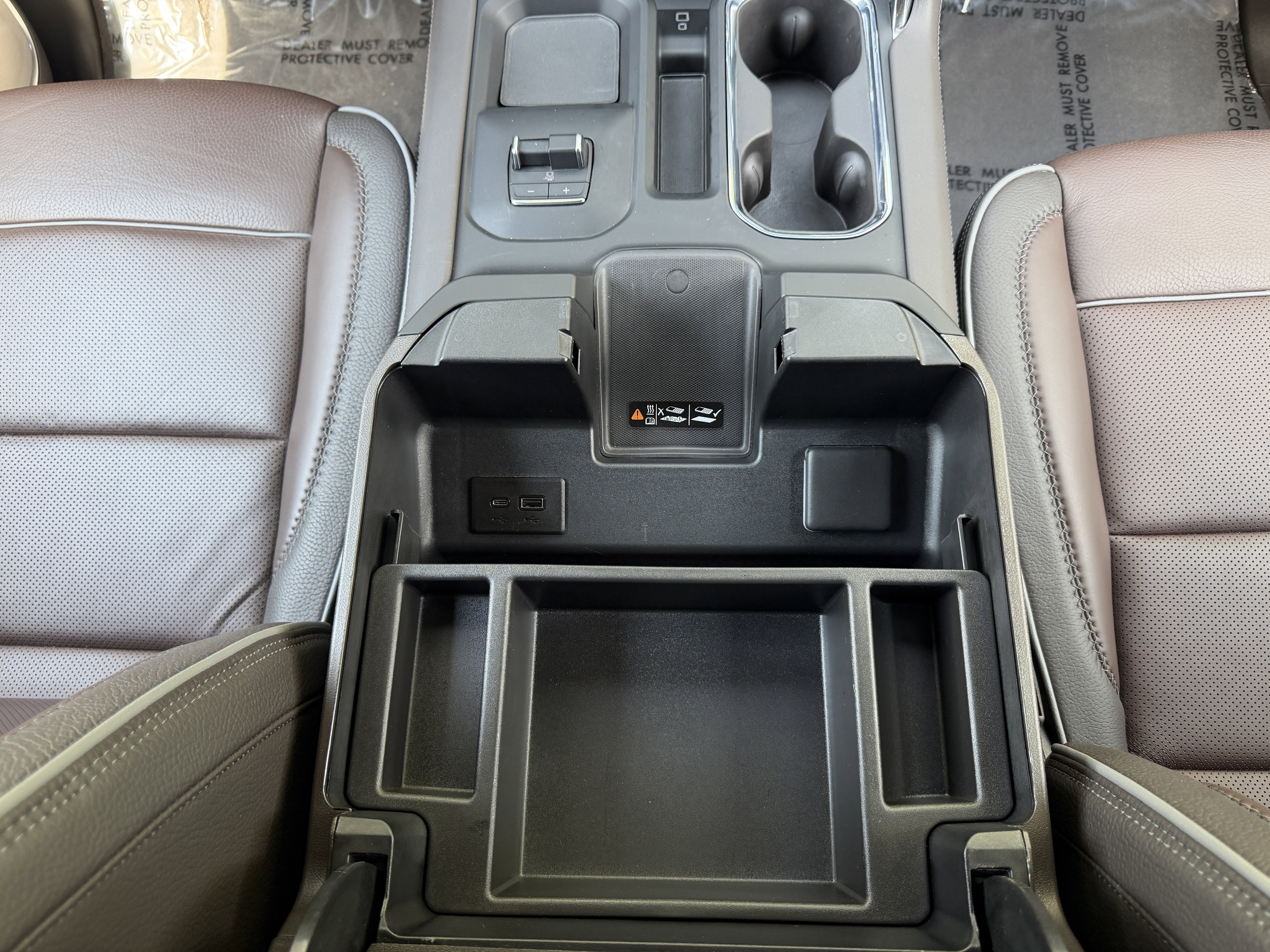 Used 2025 GMC Sierra 3500 Denali w/ Denali Reserve Package AWD/4WD image 32