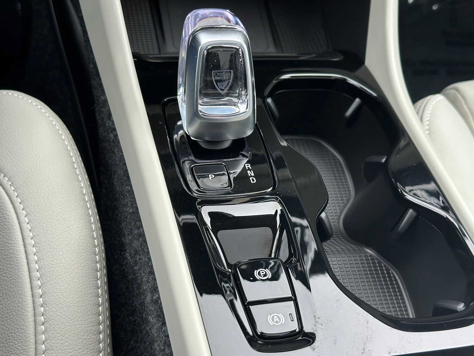 New 2026 Volvo XC40 B5 Plus w/ Protection Package Premier image 31