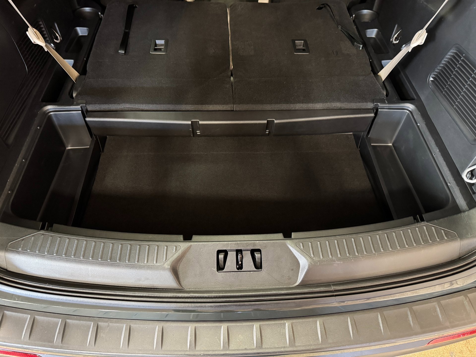 Used 2023 Ford Explorer XLT w/ Equipment Group 202A image 22