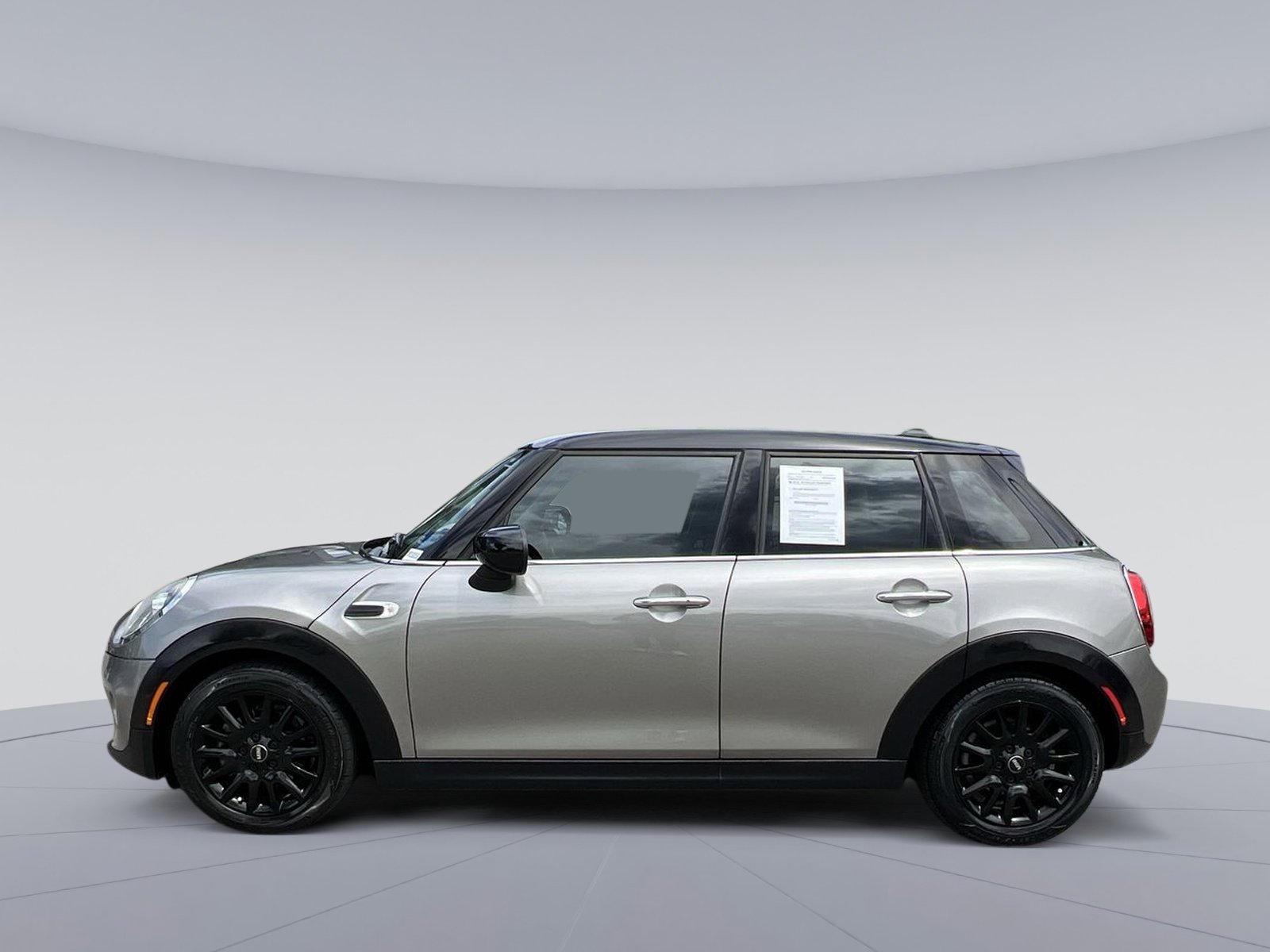 Used 2020 MINI Cooper 4-Door Hardtop w/ Storage Package image 10