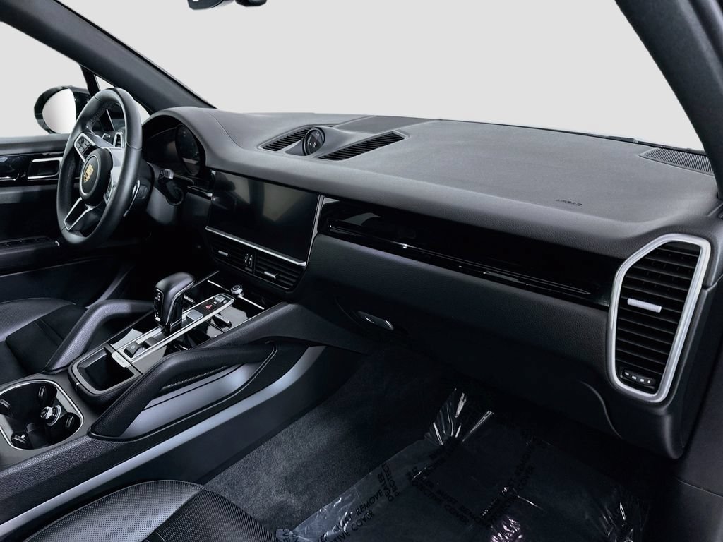Certified 2023 Porsche Cayenne AWD/4WD image 31