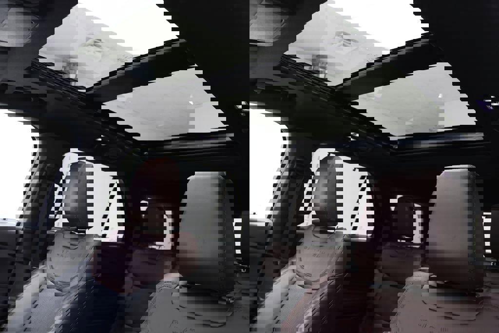 Used 2022 Ford Explorer Platinum w/ Equipment Group 601A image 16