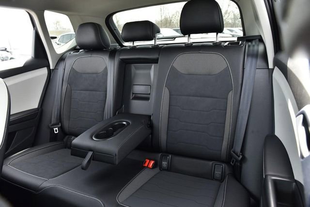 New 2026 Volkswagen Taos SE image 23