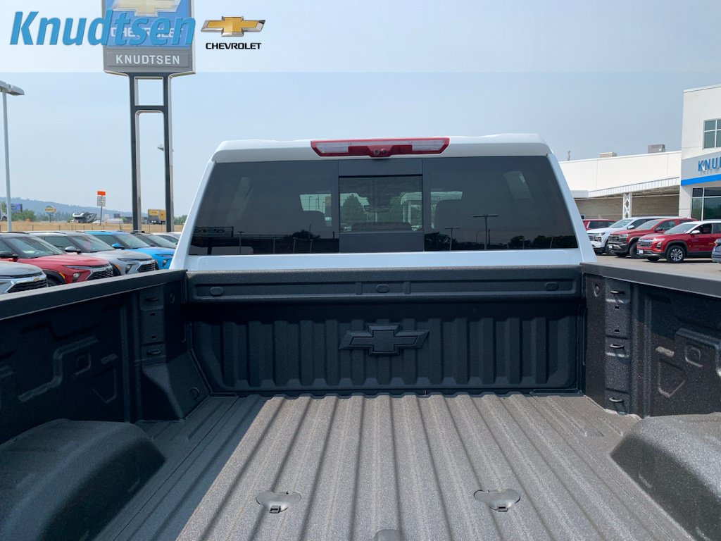 New 2026 Chevrolet Silverado 2500 ZR2 w/ LPO, Dark Essentials Package AWD/4WD image 17