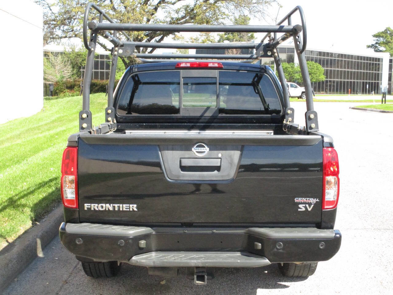 Used 2021 Nissan Frontier SV image 5