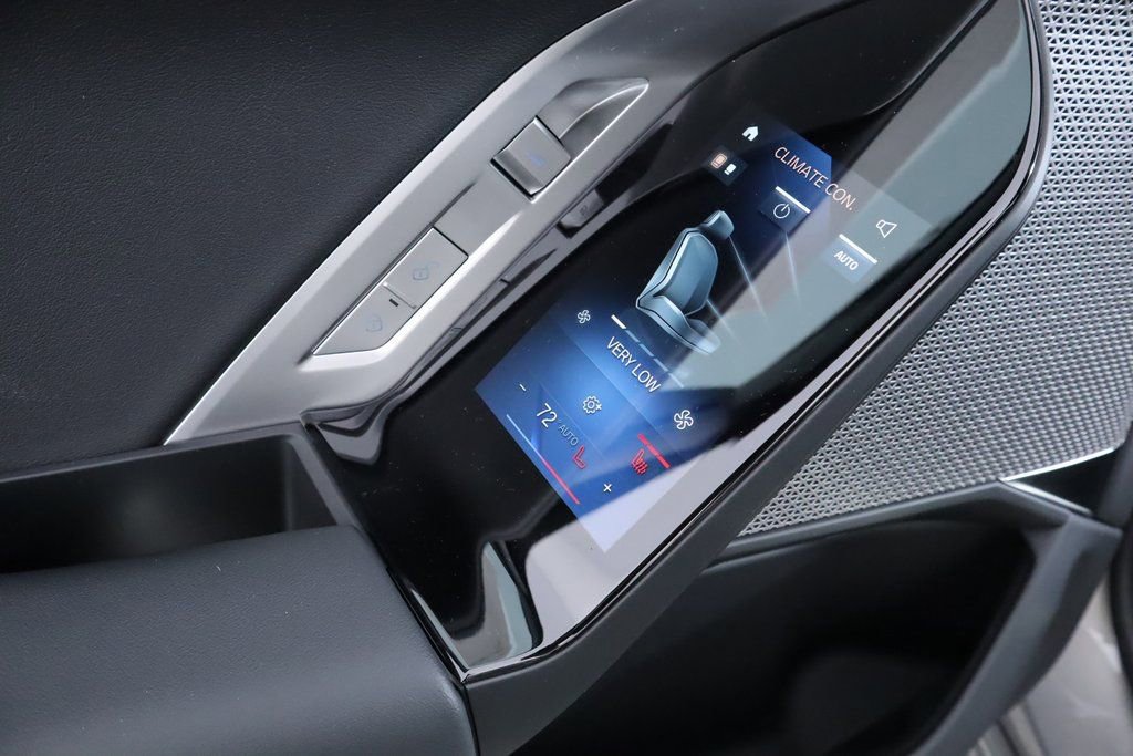 New 2025 BMW 740i xDrive AWD/4WD image 19