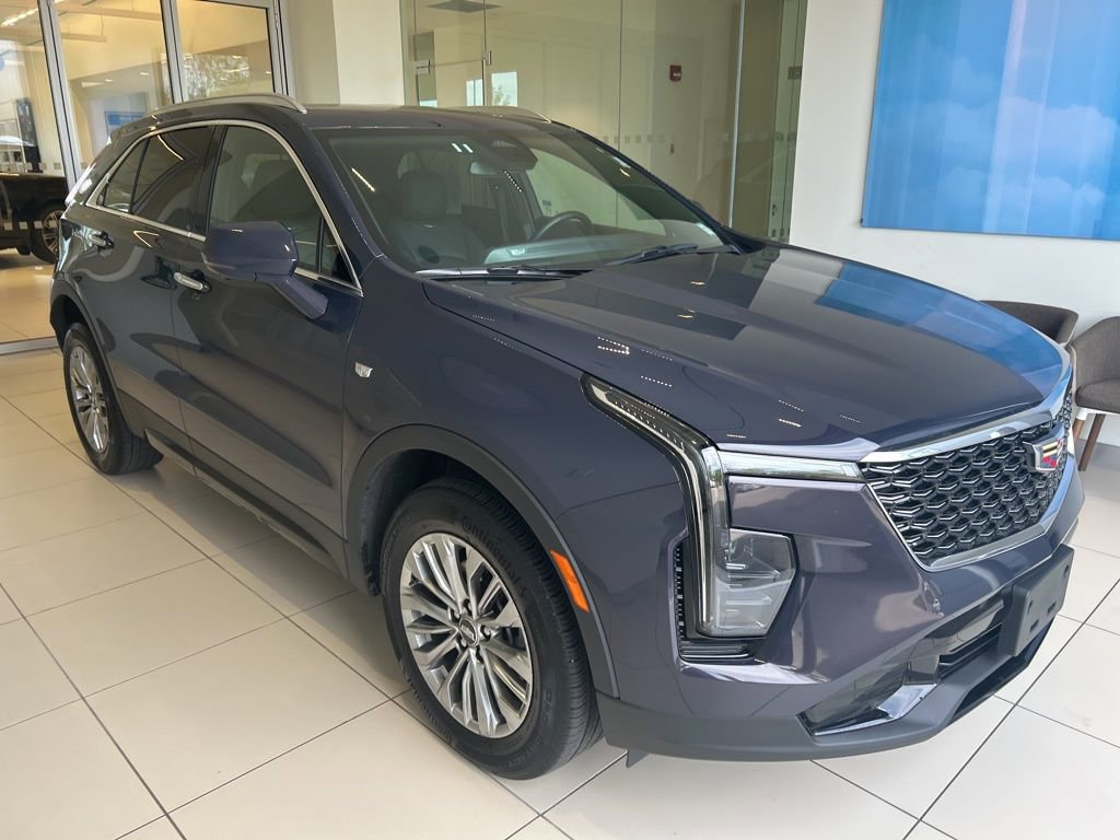 Used 2025 Cadillac XT4 Premium Luxury image 16