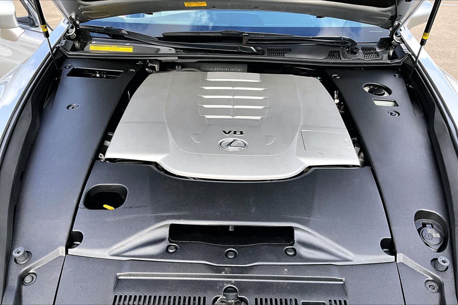 Used 2017 Lexus LS 460 w/ Comfort Package RWD image 29