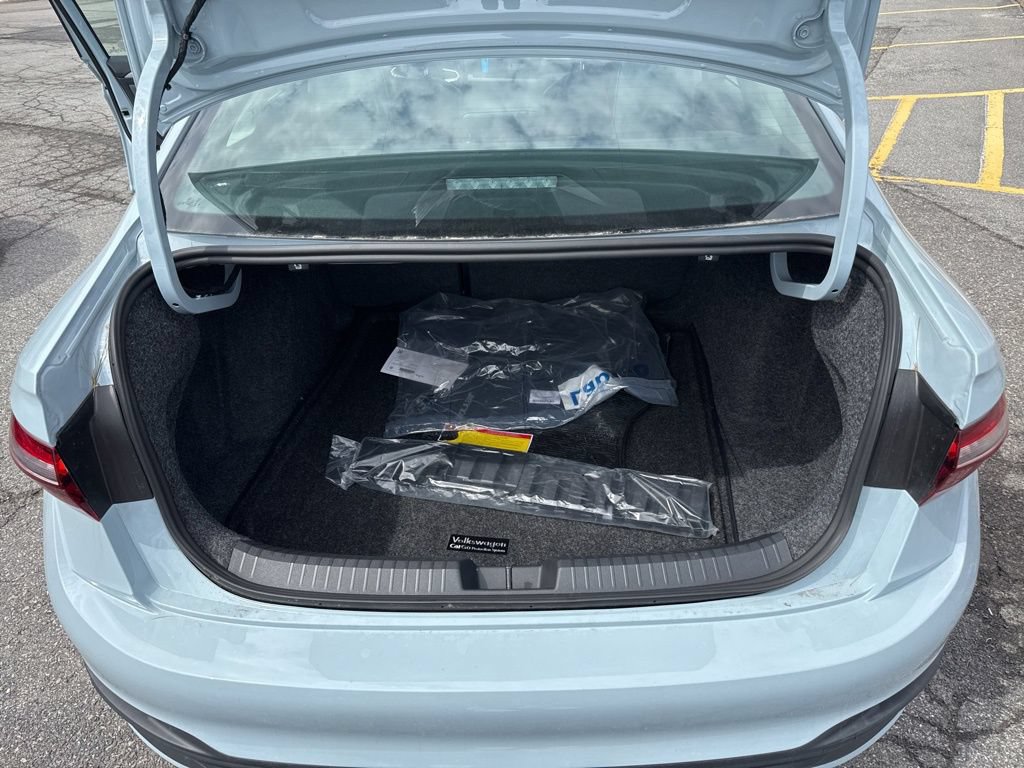 New 2026 Volkswagen Jetta SE FWD image 16