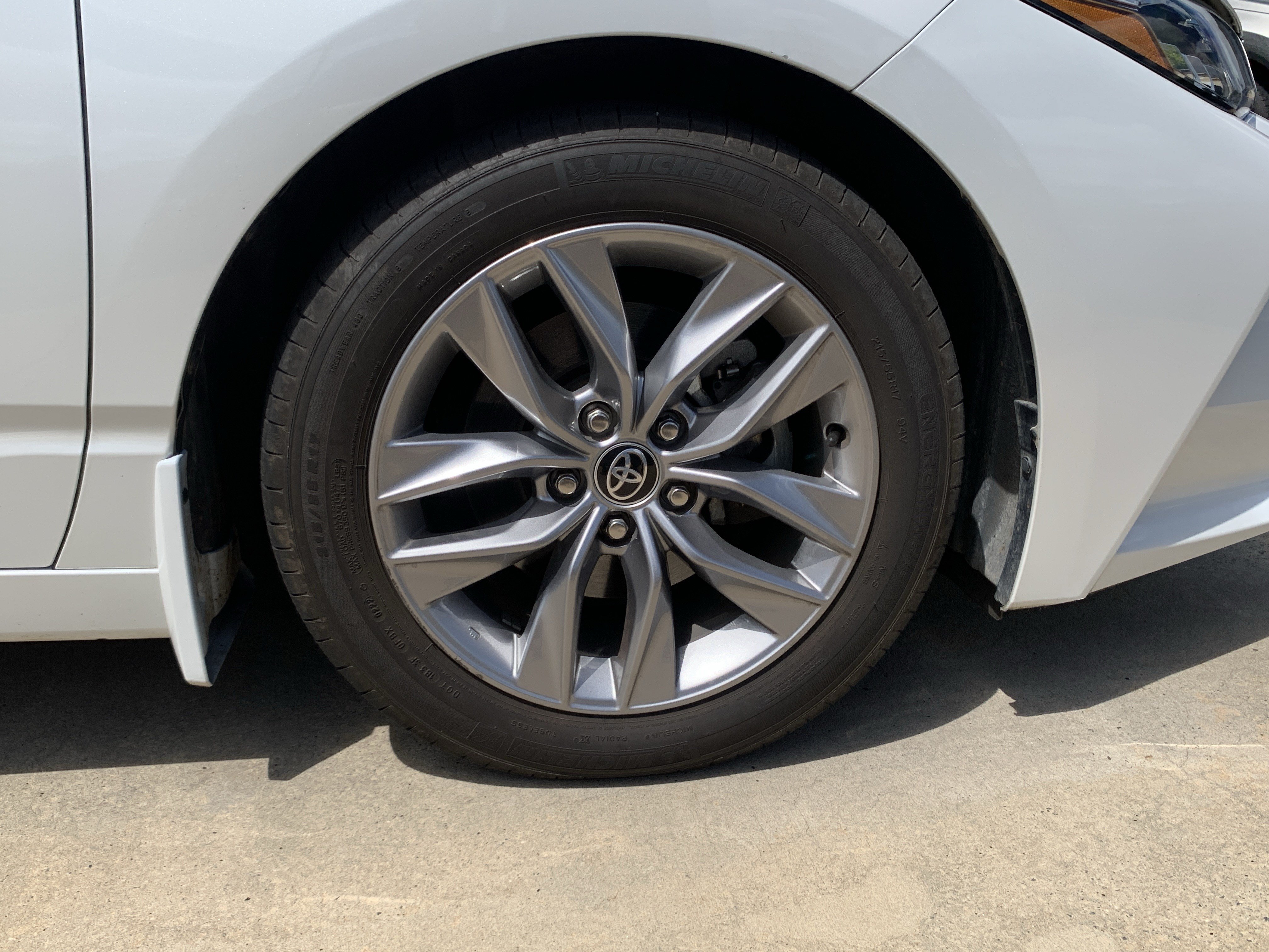 Used 2022 Toyota Avalon XLE FWD image 13