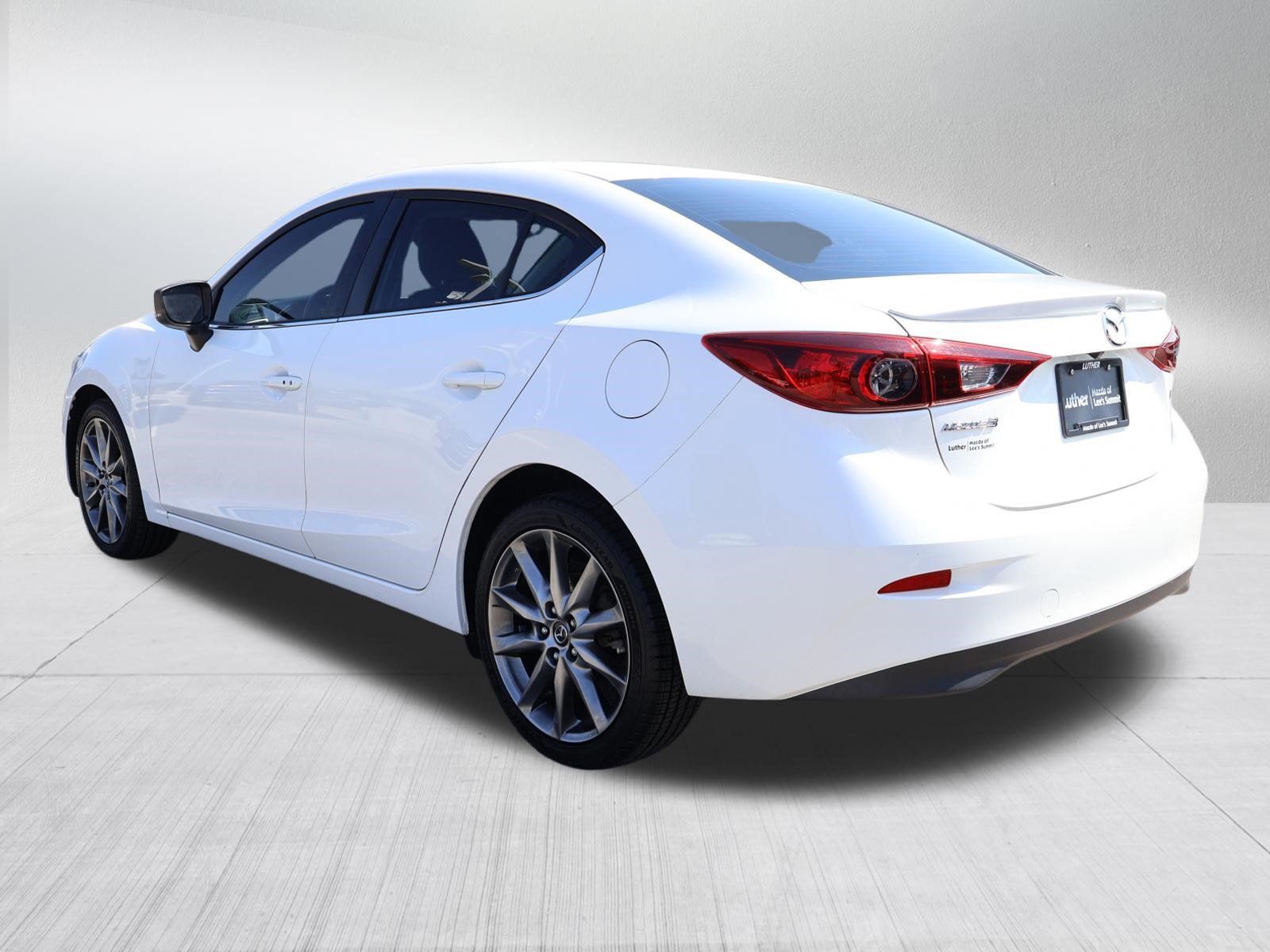 Used 2018 MAZDA MAZDA3 Touring FWD image 5