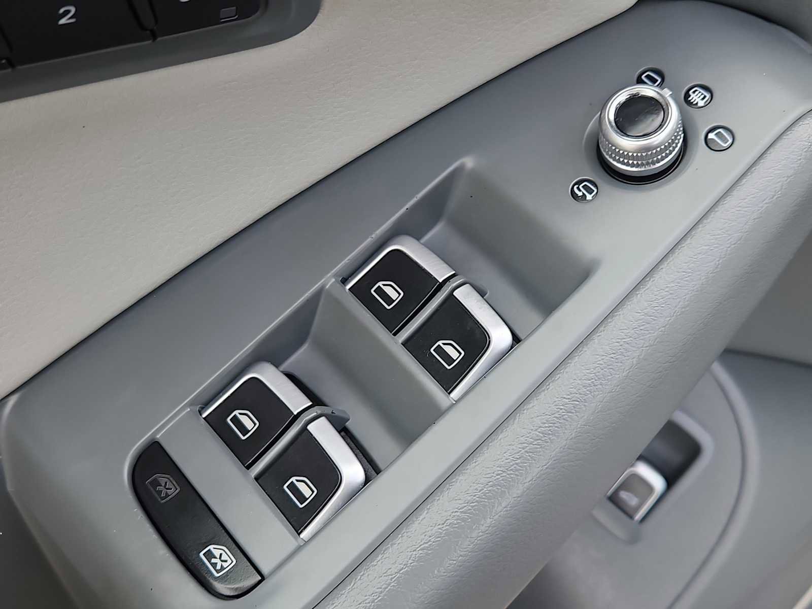 Used 2016 Audi Q5 2.0T Premium Plus w/ Technology Package AWD/4WD image 28