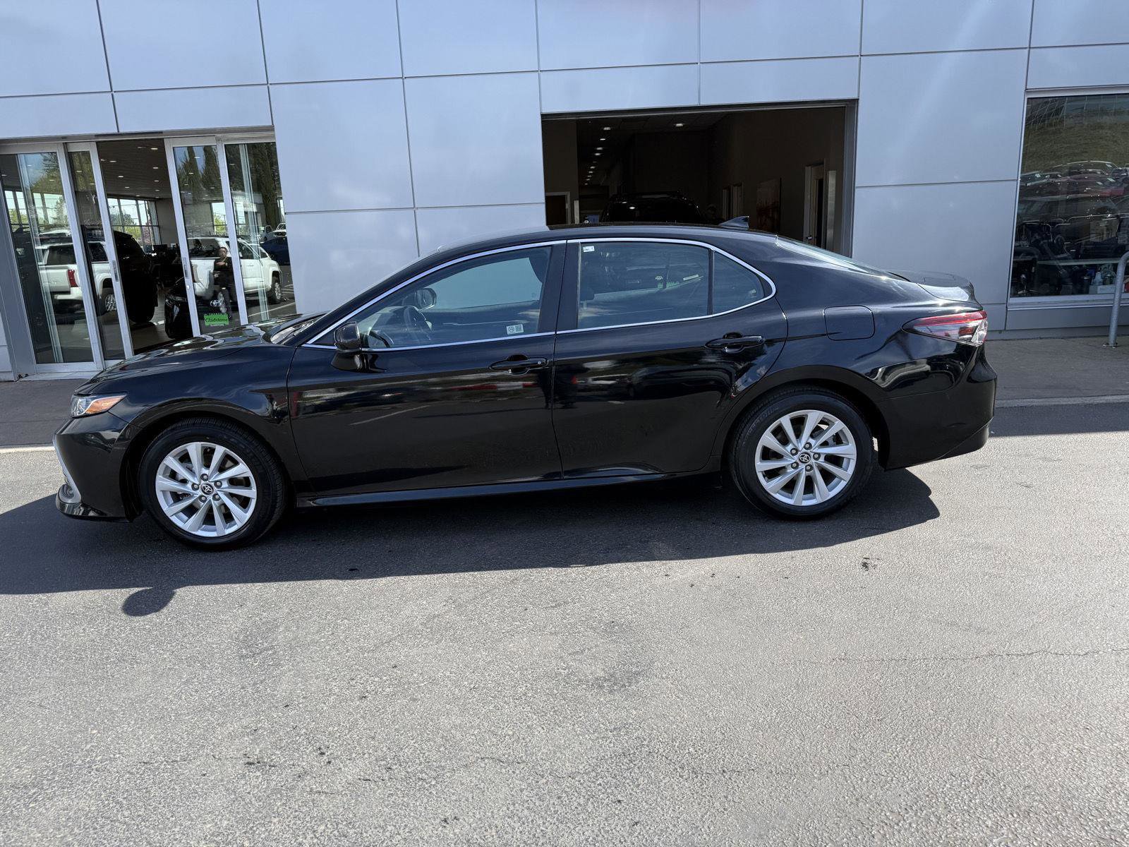 Used 2024 Toyota Camry LE FWD image 3