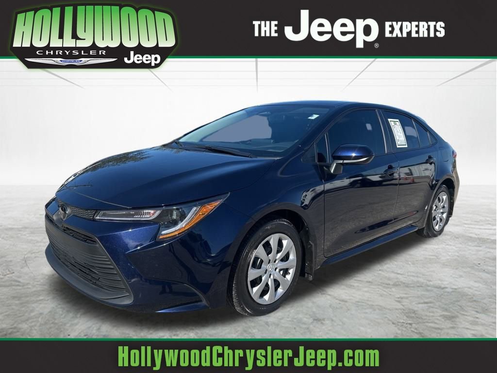 Used 2025 Toyota Corolla LE image 1
