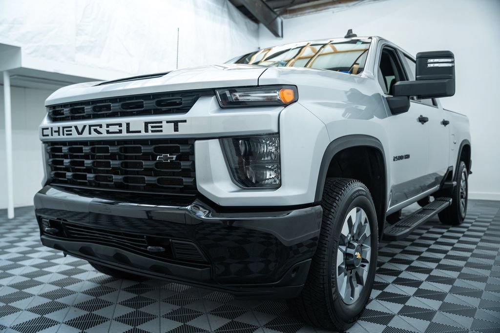 Used 2022 Chevrolet Silverado 2500 Custom w/ Custom Value Package AWD/4WD image 3