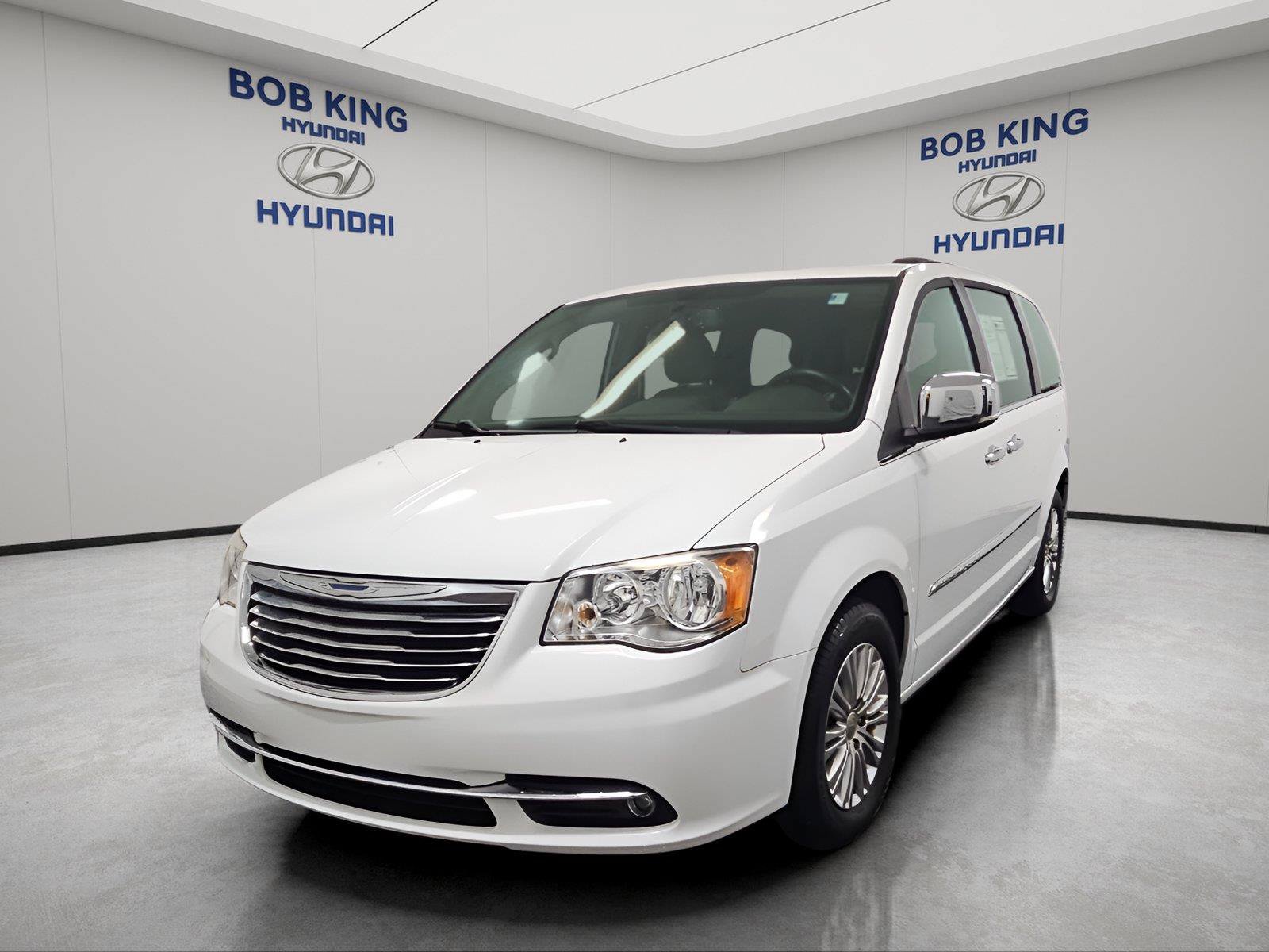 Used 2015 Chrysler Town & Country Touring-L w/ Driver Convenience Group