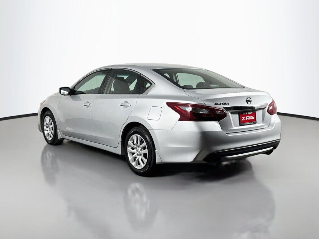 Used 2018 Nissan Altima 2.5 S w/ S Convenience Package FWD image 3