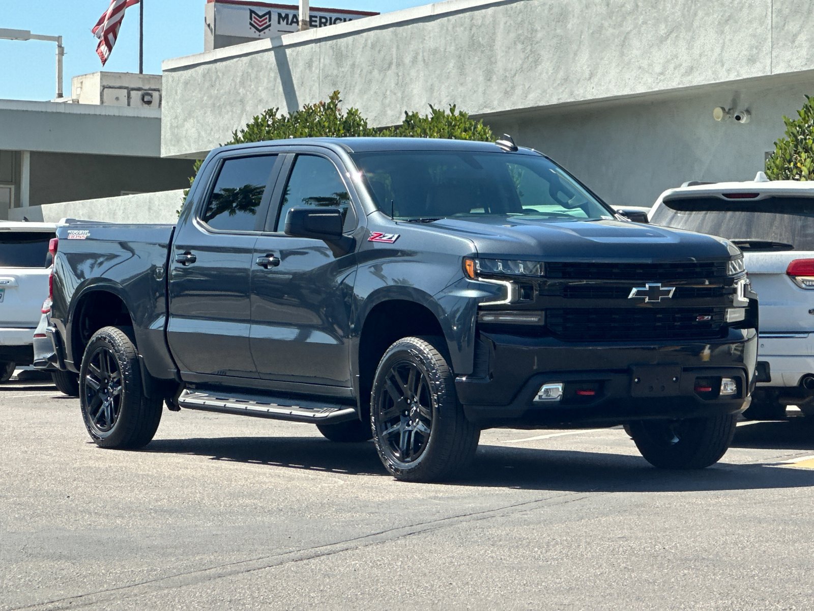 Used 2021 Chevrolet Silverado 1500 LT Trail Boss w/ LPO, Dark Essentials Package AWD/4WD image 8