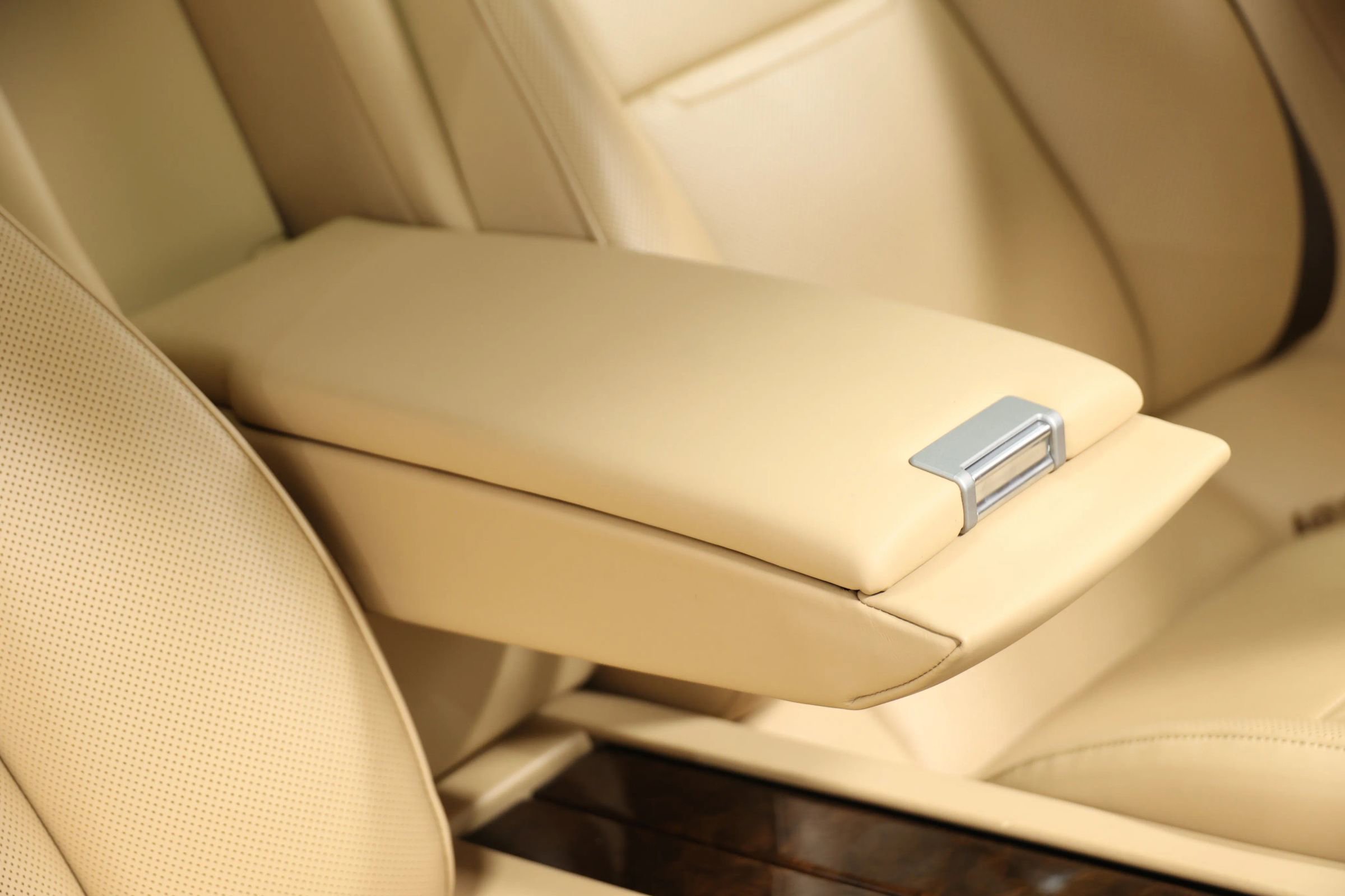 Used 2018 Porsche Panamera 4 Executive w/ Dark Walnut Interior Package image 87