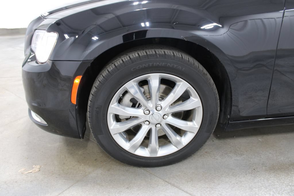 Used 2023 Chrysler 300 Touring AWD/4WD image 35
