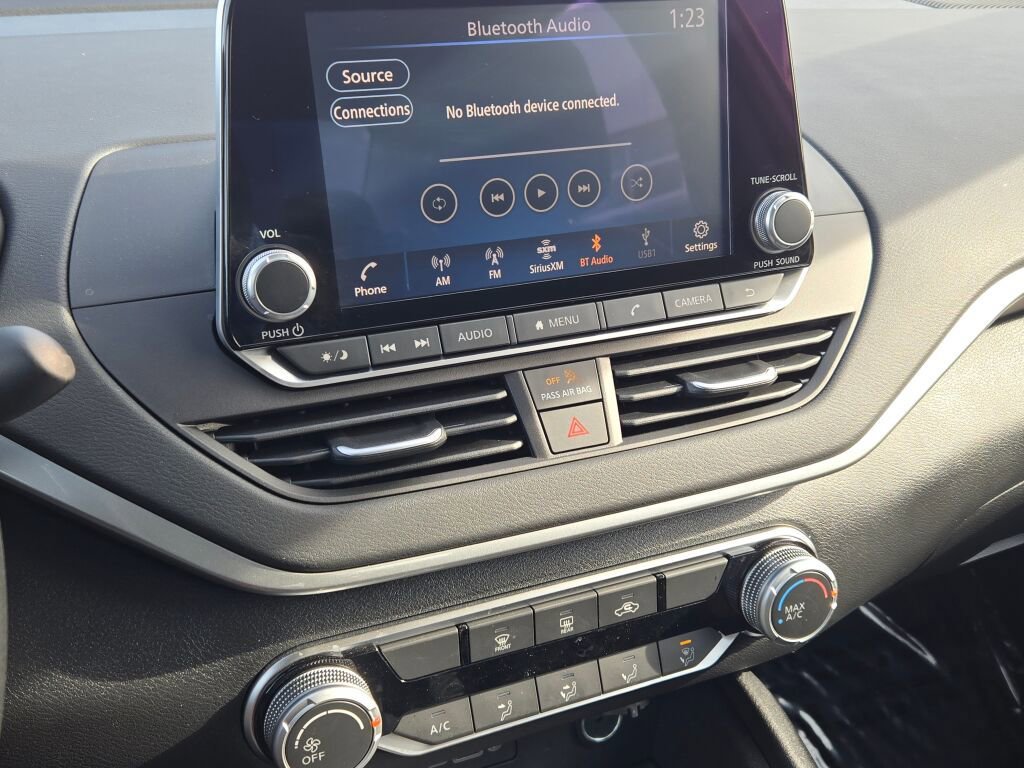 Used 2025 Nissan Altima 2.5 S image 23