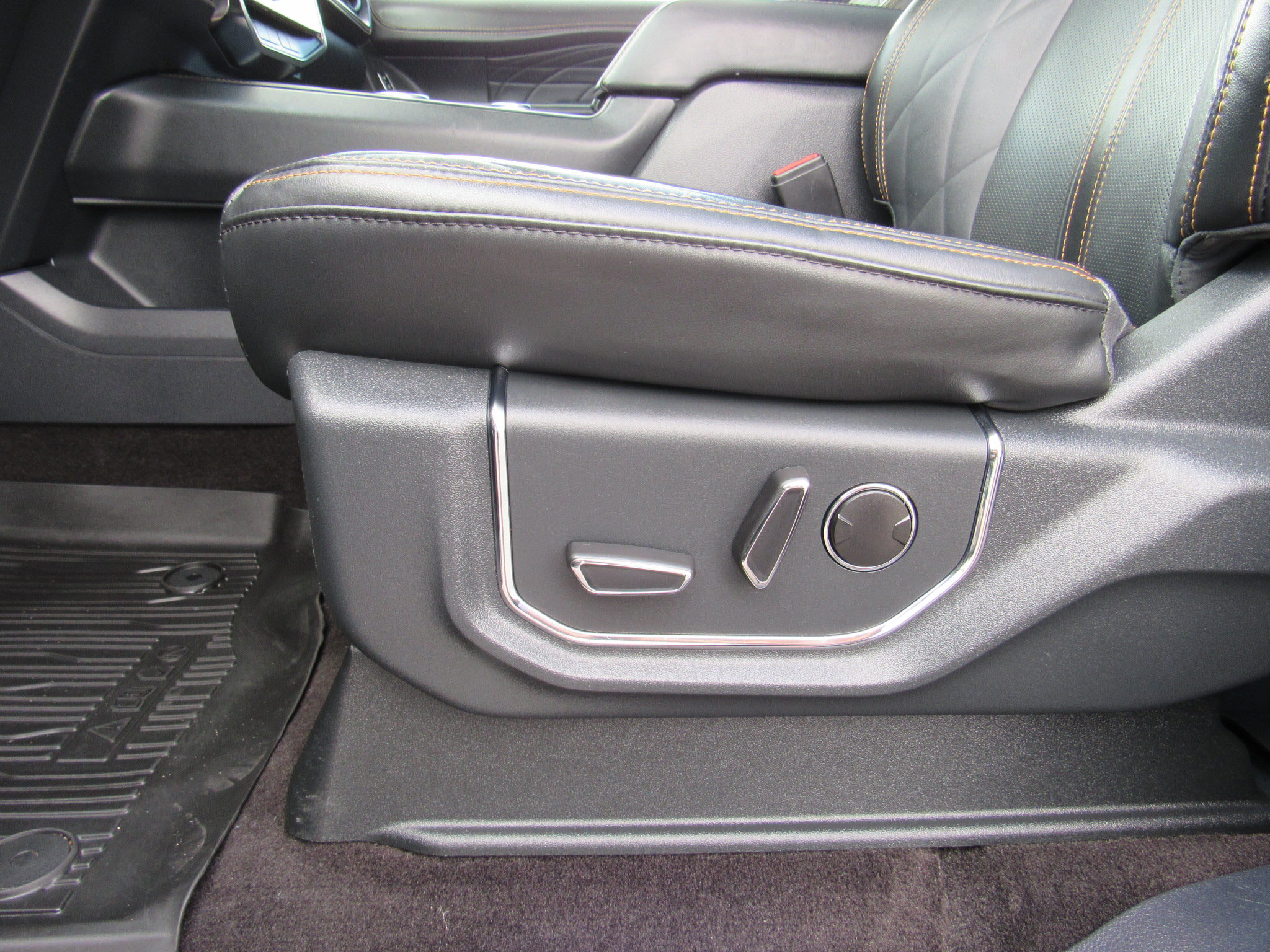 Used 2022 Ford Expedition Platinum AWD/4WD image 15