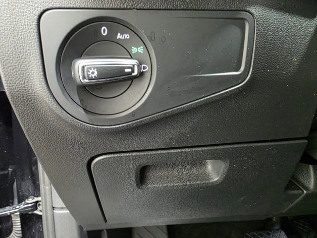 Certified 2023 Volkswagen Tiguan SE w/ Panoramic Sunroof Package image 18