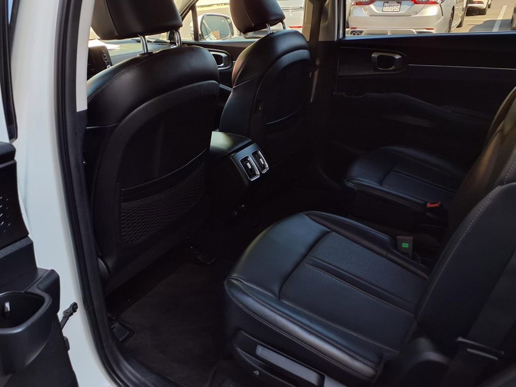 Used 2022 Kia Sorento S image 17