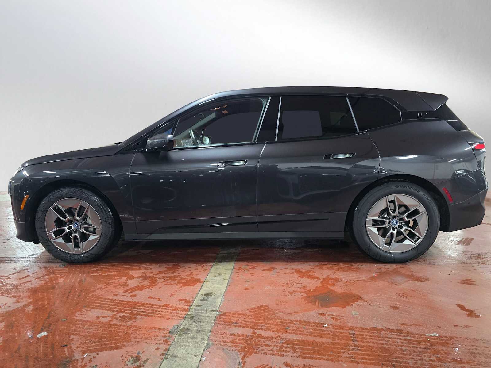 Used 2022 BMW iX xDrive50 w/ Convenience Package image 6