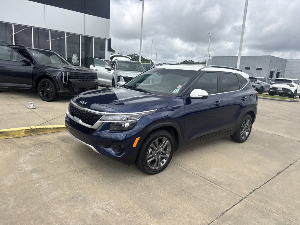 Certified 2023 Kia Seltos S FWD image 3